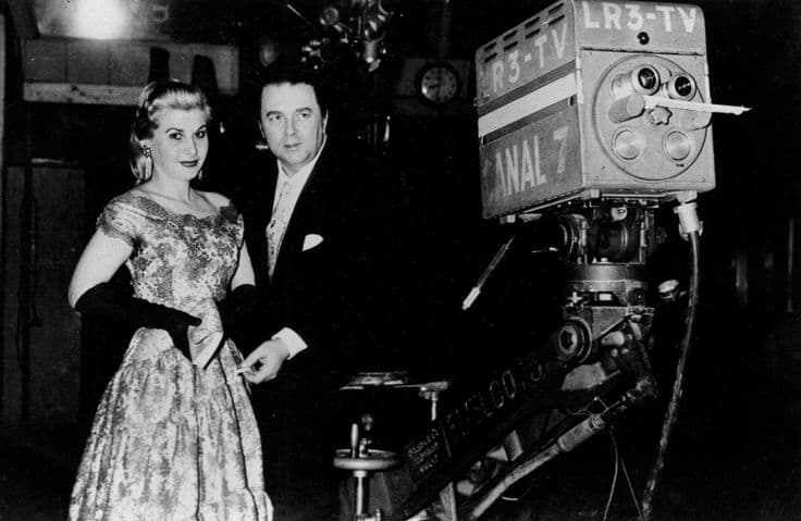 Jean y María Fernanda Cartier en estudio de Canal 7 — legado en televisión argentina